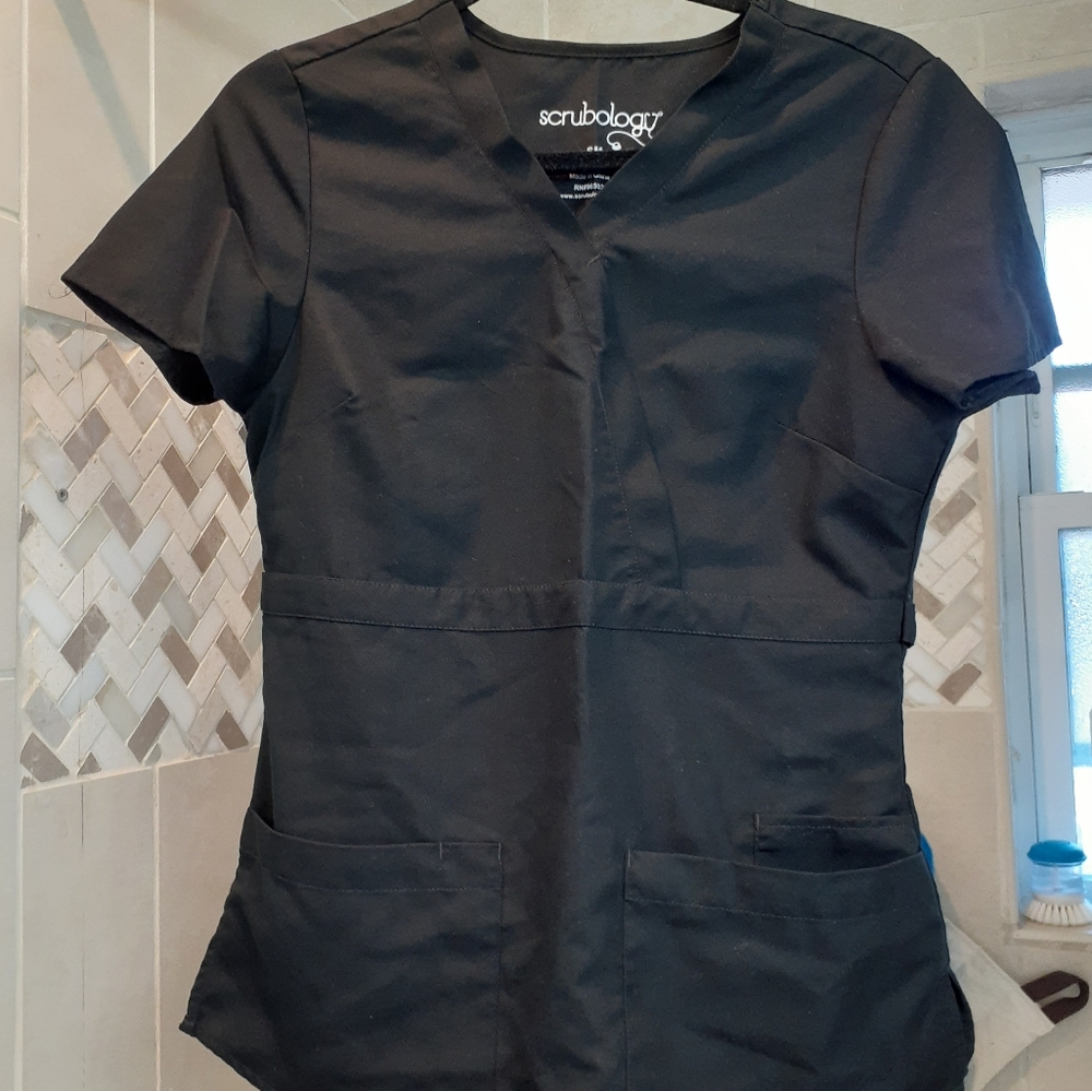 Scrubology top